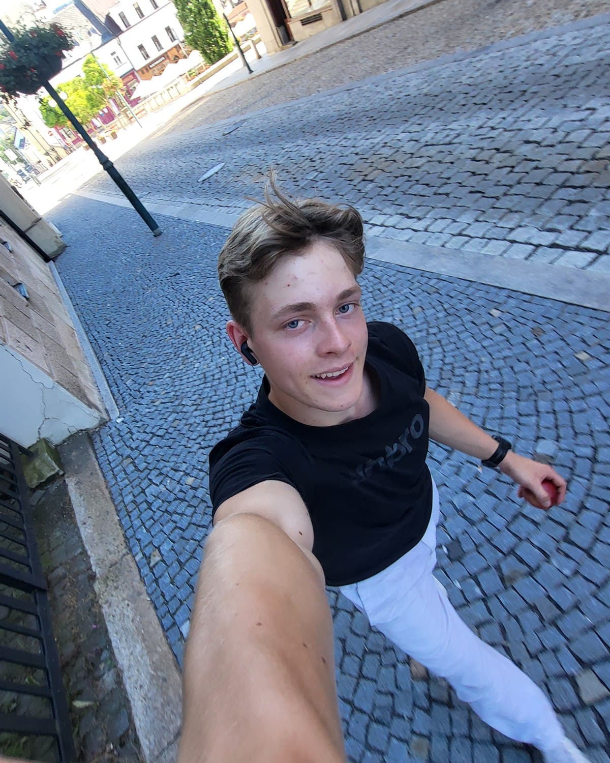 Vítek na běhu v ulicích města